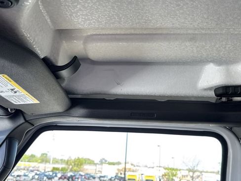 Used 2025 Jeep Wrangler Unlimited Sahara AWD/4WD image 14