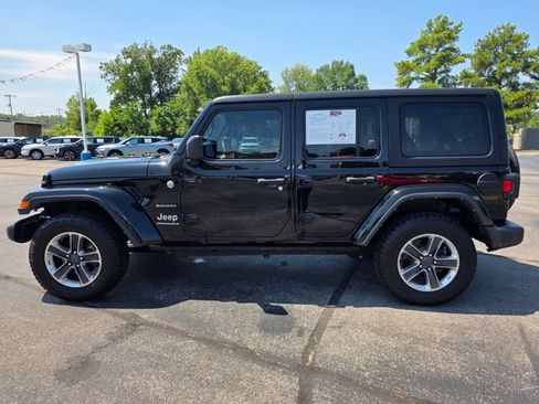Used 2023 Jeep Wrangler Unlimited Sahara AWD/4WD image 8