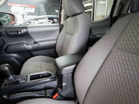 Used 2022 Toyota Tacoma SR AWD/4WD image 10