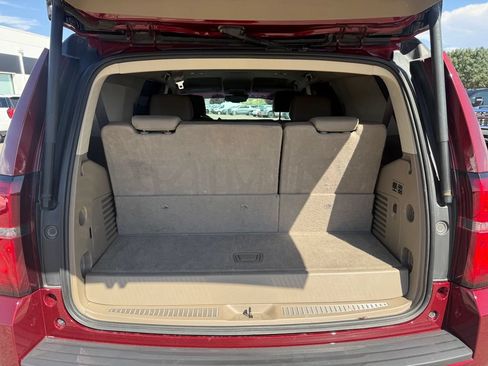 Used 2019 Chevrolet Tahoe LT w/ Luxury Package AWD/4WD image 23