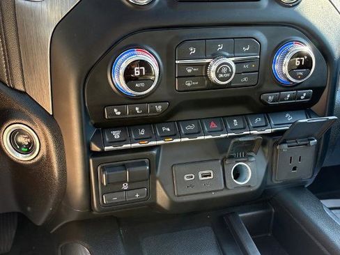 Used 2020 GMC Sierra 2500 Denali w/ Denali Ultimate Package image 15