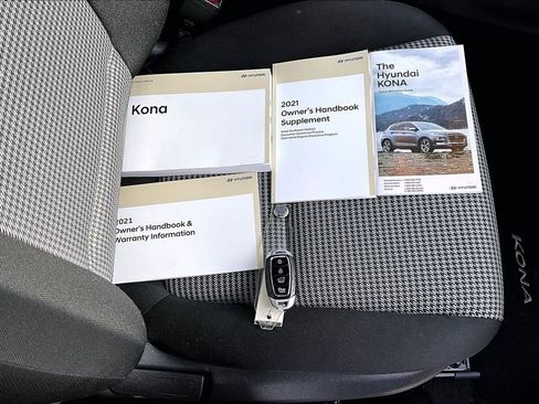 Used 2021 Hyundai Kona SEL w/ Cargo Package image 12