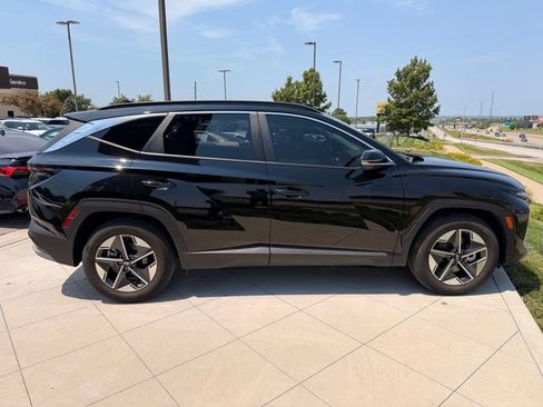 Used 2025 Hyundai Tucson SEL FWD image 11