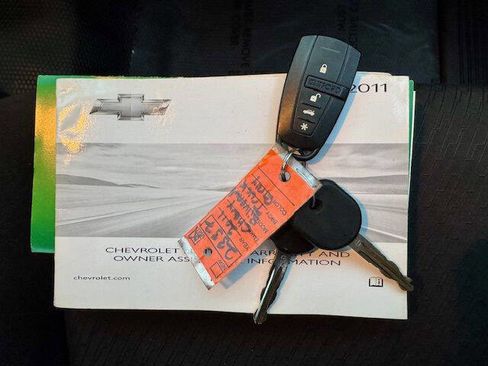 Used 2011 Chevrolet Silverado 1500 W/T image 9