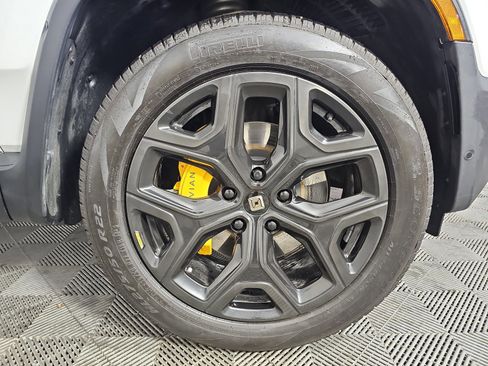 Used 2024 Rivian R1S Adventure AWD/4WD image 11