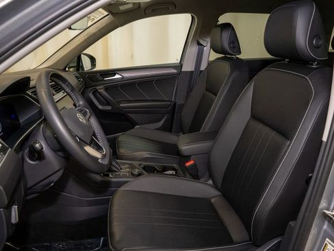 Used 2023 Volkswagen Tiguan SE image 10