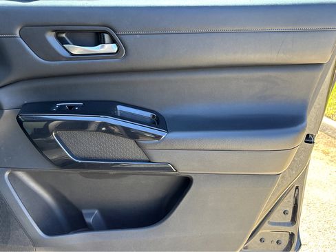 Used 2022 Nissan Pathfinder SV w/ SV Black Package image 10