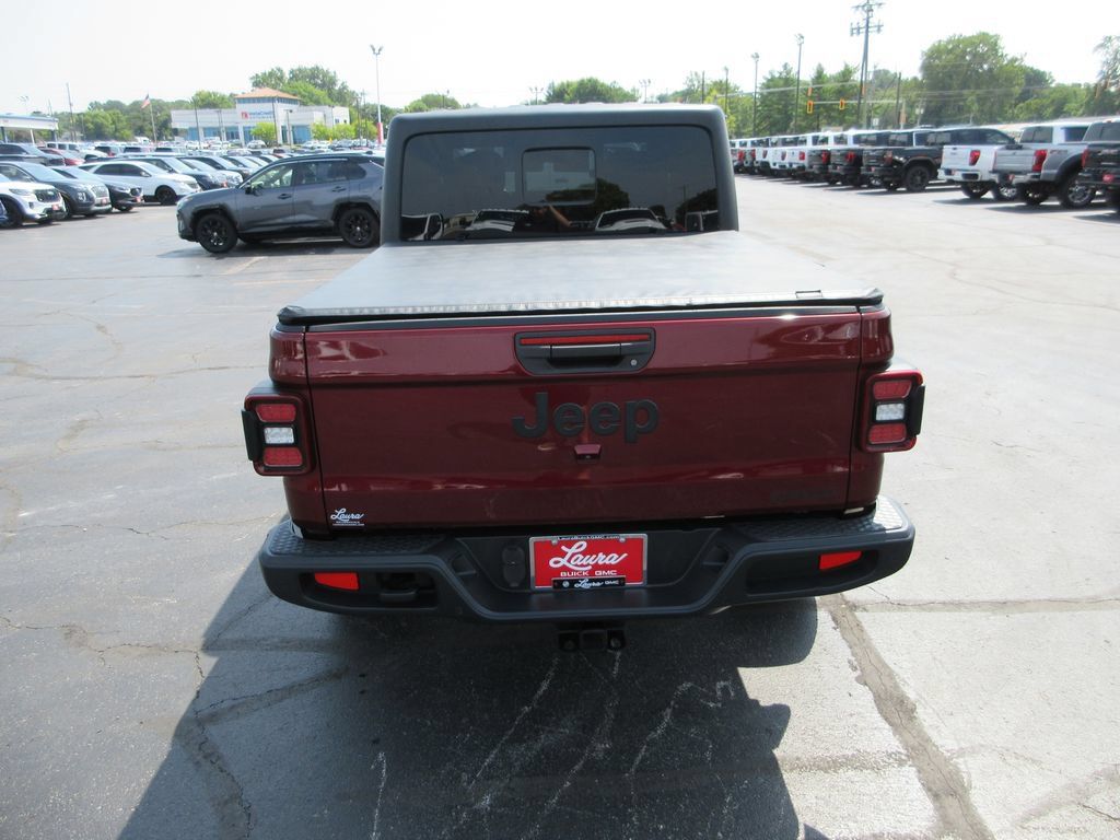Used 2021 Jeep Gladiator Sport AWD/4WD image 8