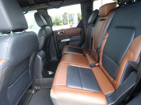 Used 2022 Ford Bronco Outer Banks AWD/4WD image 9