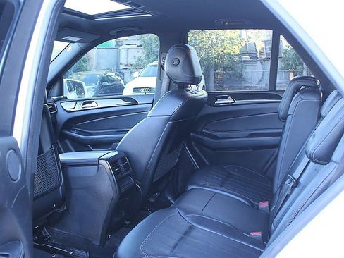 Used 2019 Mercedes-Benz GLE 400 4MATIC image 18