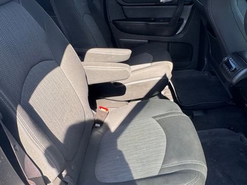 Used 2014 Chevrolet Traverse LT image 13