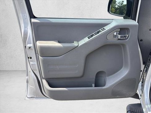 Used 2019 Nissan Frontier SV AWD/4WD image 11