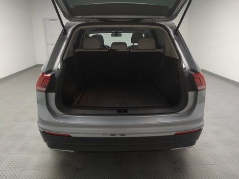 Used 2020 Volkswagen Tiguan SE w/ Panoramic Sunroof Package image 29