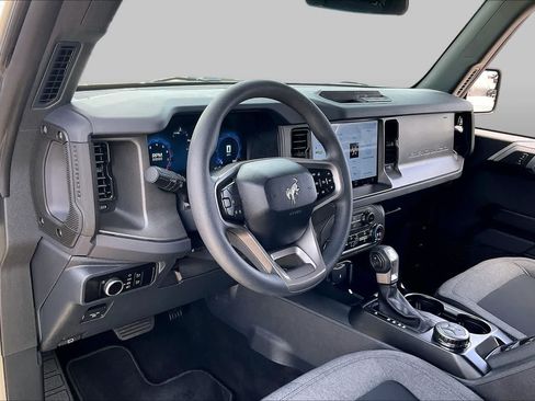 Used 2025 Ford Bronco 4-Door AWD/4WD image 16