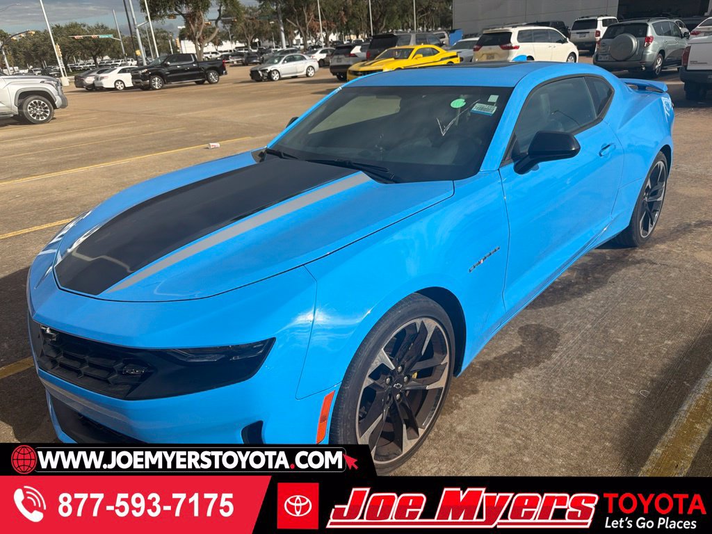 Used 2023 Chevrolet Camaro LT RWD image 1