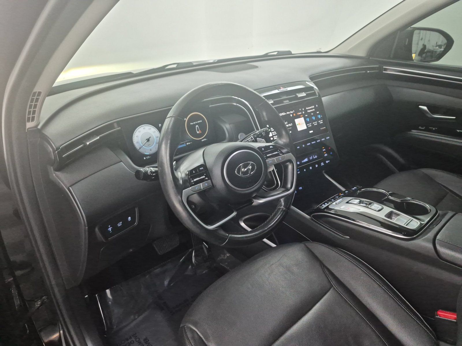 Used 2023 Hyundai Tucson Limited AWD/4WD image 4