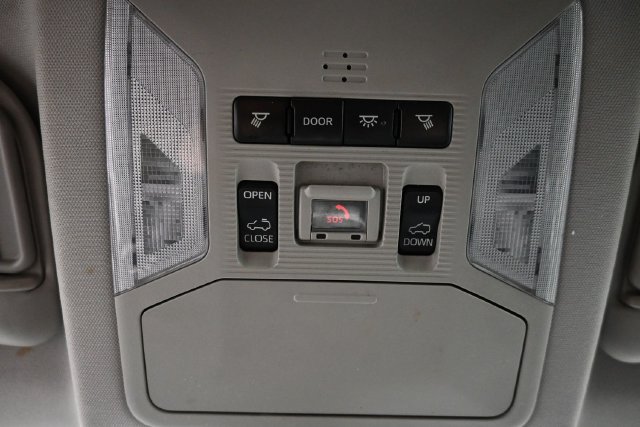 Used 2021 Toyota RAV4 XLE w/ Convenience Package FWD image 34