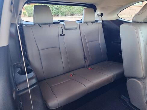 Used 2022 Toyota Highlander XLE image 90