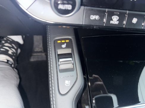 Used 2025 Kia Telluride AWD image 29