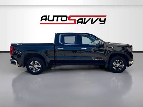 Used 2025 GMC Sierra 1500 SLT AWD/4WD image 8
