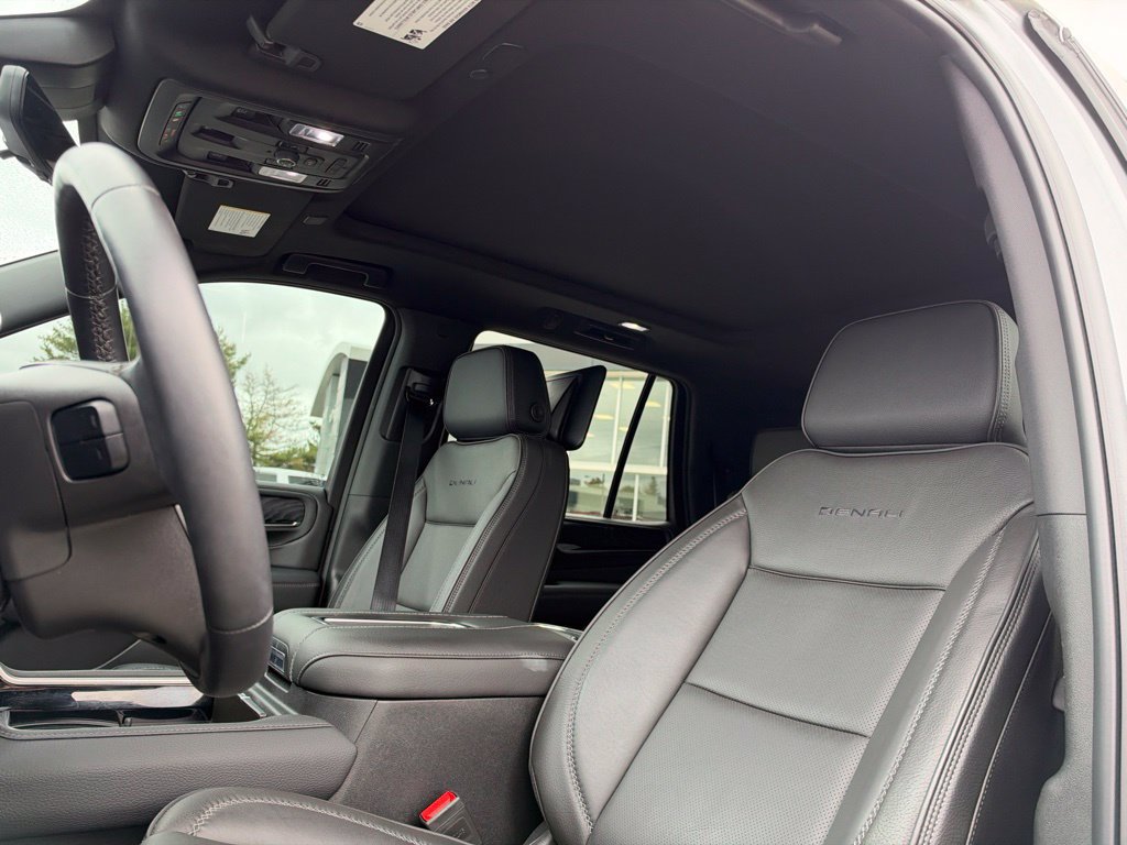 Used 2024 GMC Yukon Denali w/ Denali Reserve Package AWD/4WD image 17