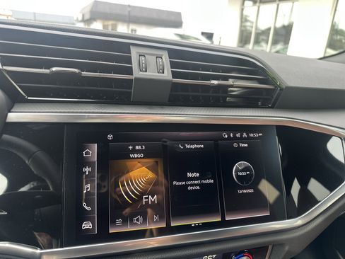 Used 2025 Audi Q3 2.0T Premium w/ Convenience Package image 17