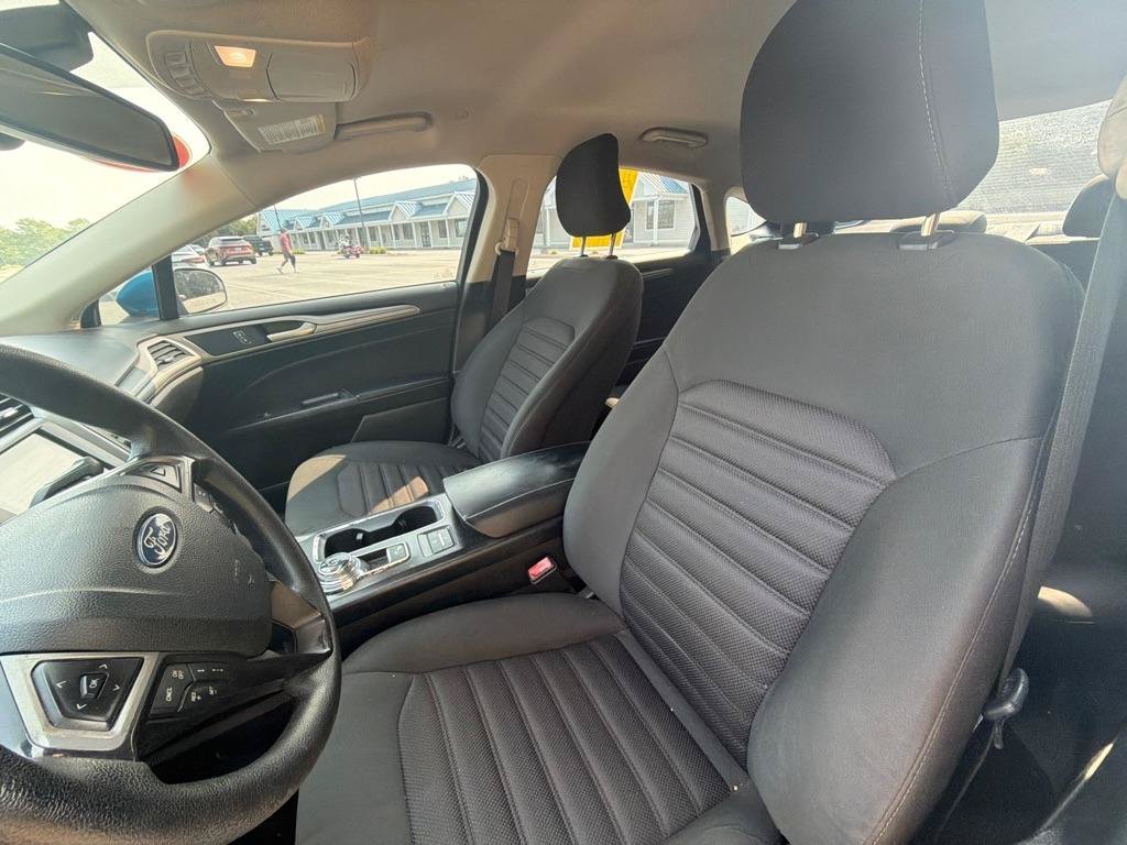 Used 2019 Ford Fusion SE FWD image 9