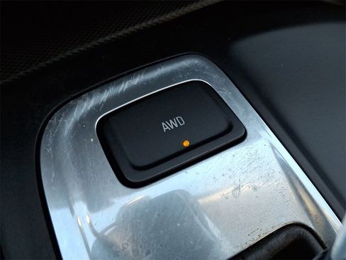 Certified 2021 Chevrolet Equinox LT image 24