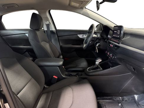 Used 2023 Kia Forte LXS w/ LXS Technology Package image 17