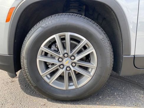 Certified 2023 Chevrolet Traverse LT FWD image 21