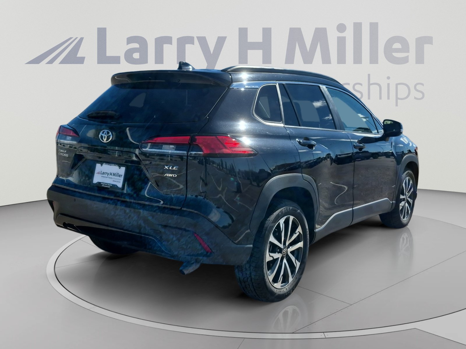 Certified 2025 Toyota Corolla Cross XLE AWD/4WD image 5