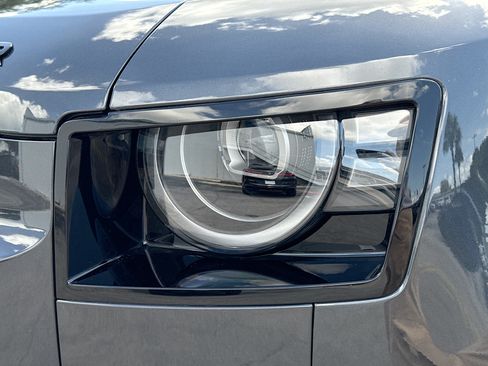 New 2026 Land Rover Defender 110 X-Dynamic SE AWD/4WD image 9
