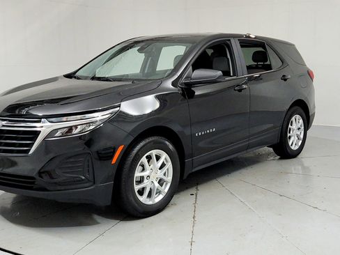 Certified 2024 Chevrolet Equinox LS w/ LS Convenience Package FWD image 1