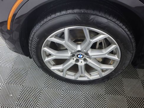 Used 2023 BMW X7 xDrive40i w/ Premium Package image 40