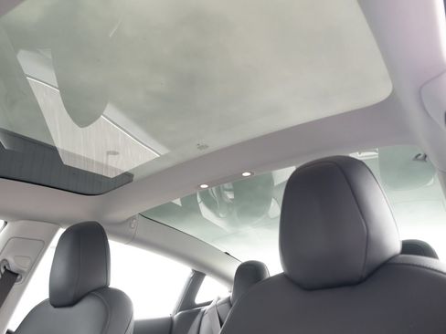 Used 2018 Tesla Model 3 Long Range AWD/4WD image 8