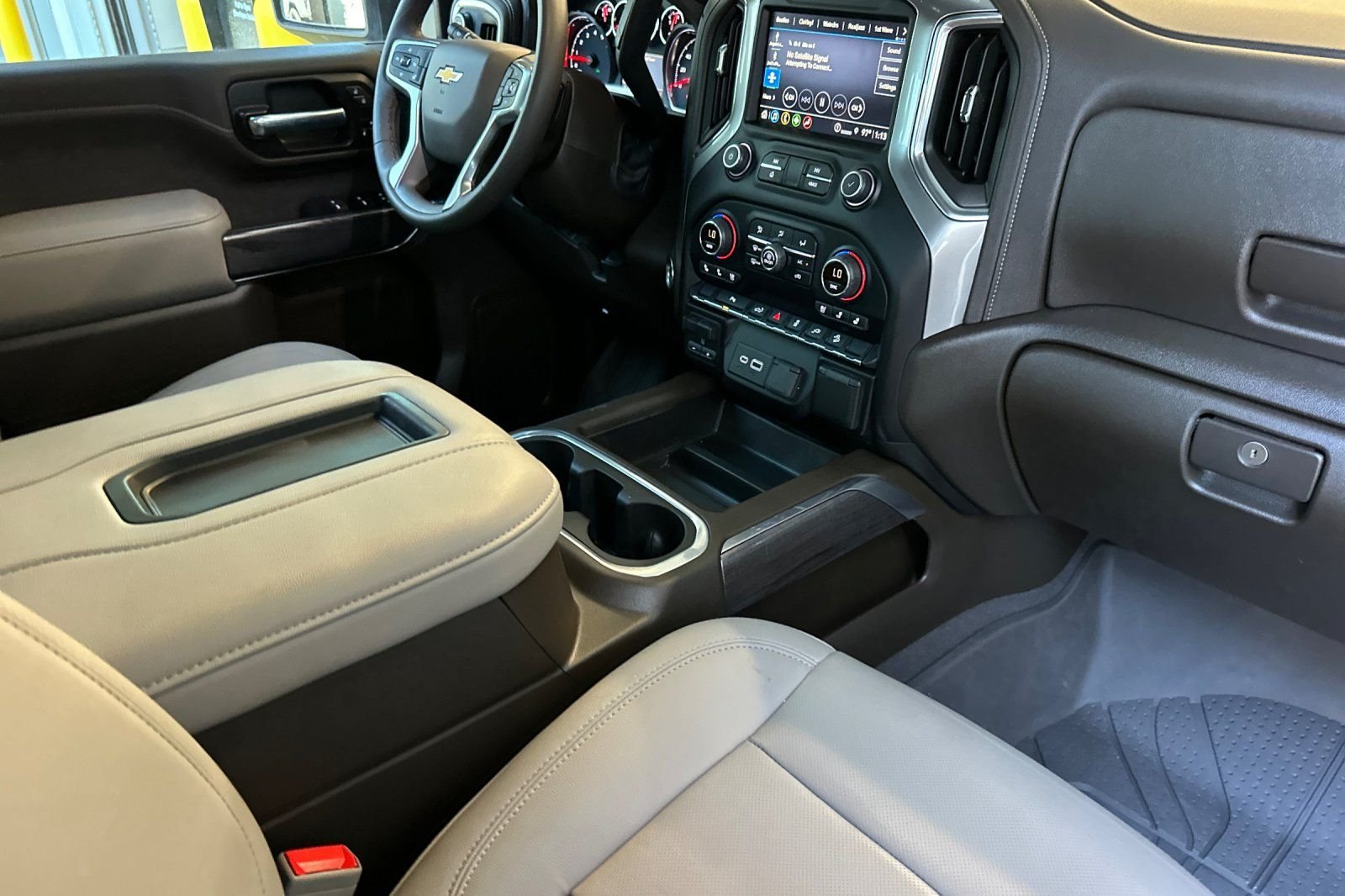 Used 2022 Chevrolet Silverado 3500 LTZ w/ LTZ Plus Package AWD/4WD image 17