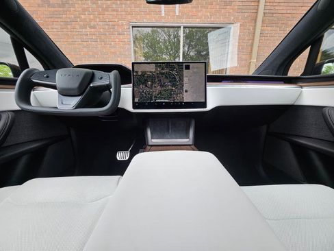 Used 2023 Tesla Model X image 37