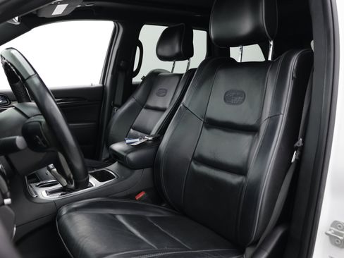 Used 2020 Jeep Grand Cherokee Overland RWD image 18