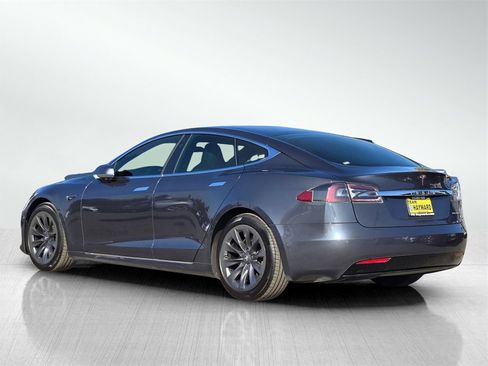 Used 2020 Tesla Model S Long Range Plus image 6