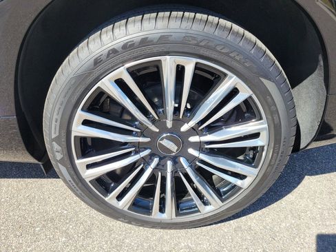 Certified 2026 Cadillac Vistiq Premium Luxury image 23