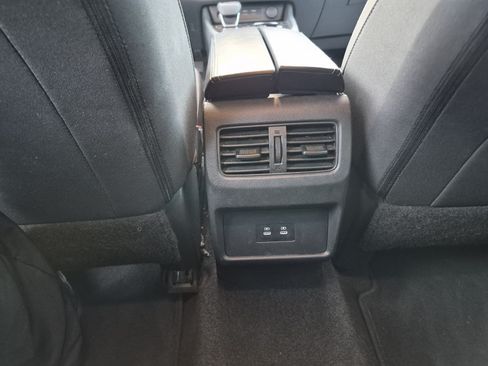 Used 2024 Nissan Rogue SV AWD/4WD image 18