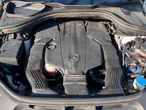 Used 2015 Mercedes-Benz GL 450 4MATIC image 44