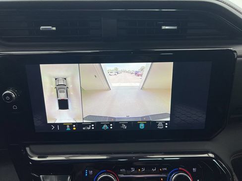 Used 2022 GMC Sierra 1500 AT4 w/ AT4 Premium Package AWD/4WD image 14
