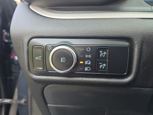 Used 2024 Ford Explorer XLT w/ Equipment Group 202A AWD/4WD image 17