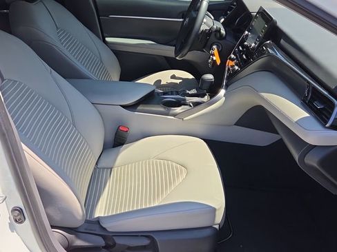 Used 2023 Toyota Camry SE AWD/4WD image 19