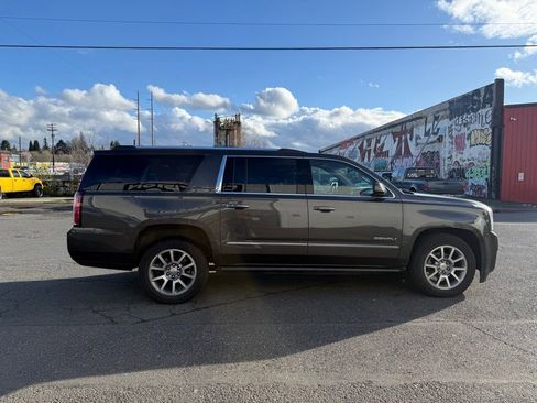 Used 2019 GMC Yukon XL Denali image 6