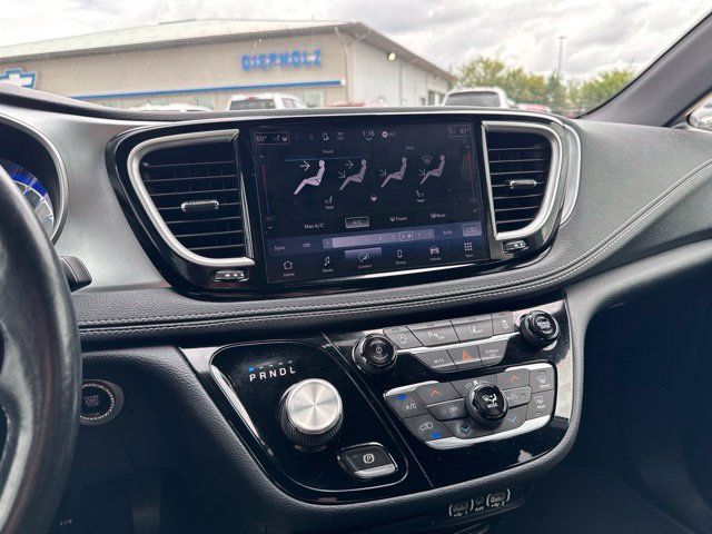 Used 2021 Chrysler Pacifica Touring w/ S Appearance Package FWD image 17