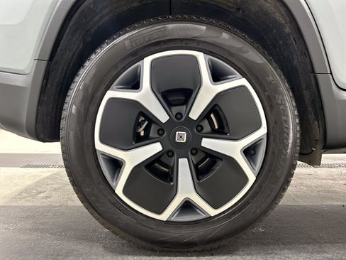 Used 2024 Rivian R1T Adventure AWD/4WD image 12