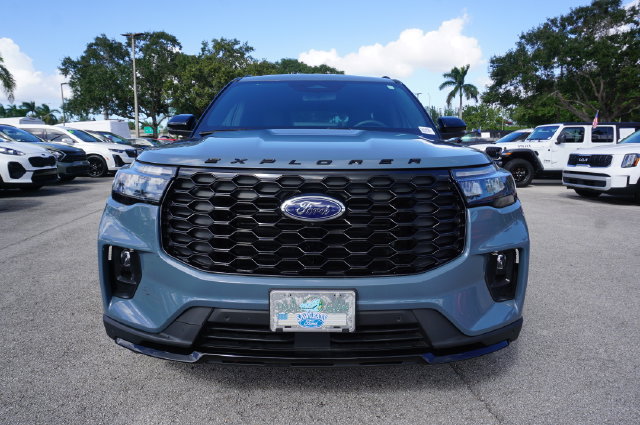 Used 2025 Ford Explorer ST-Line w/ Premium Package RWD image 29