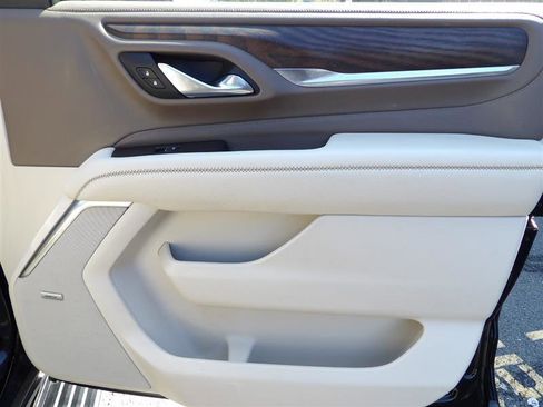 Used 2021 GMC Yukon XL Denali w/ Denali Premium Package image 22